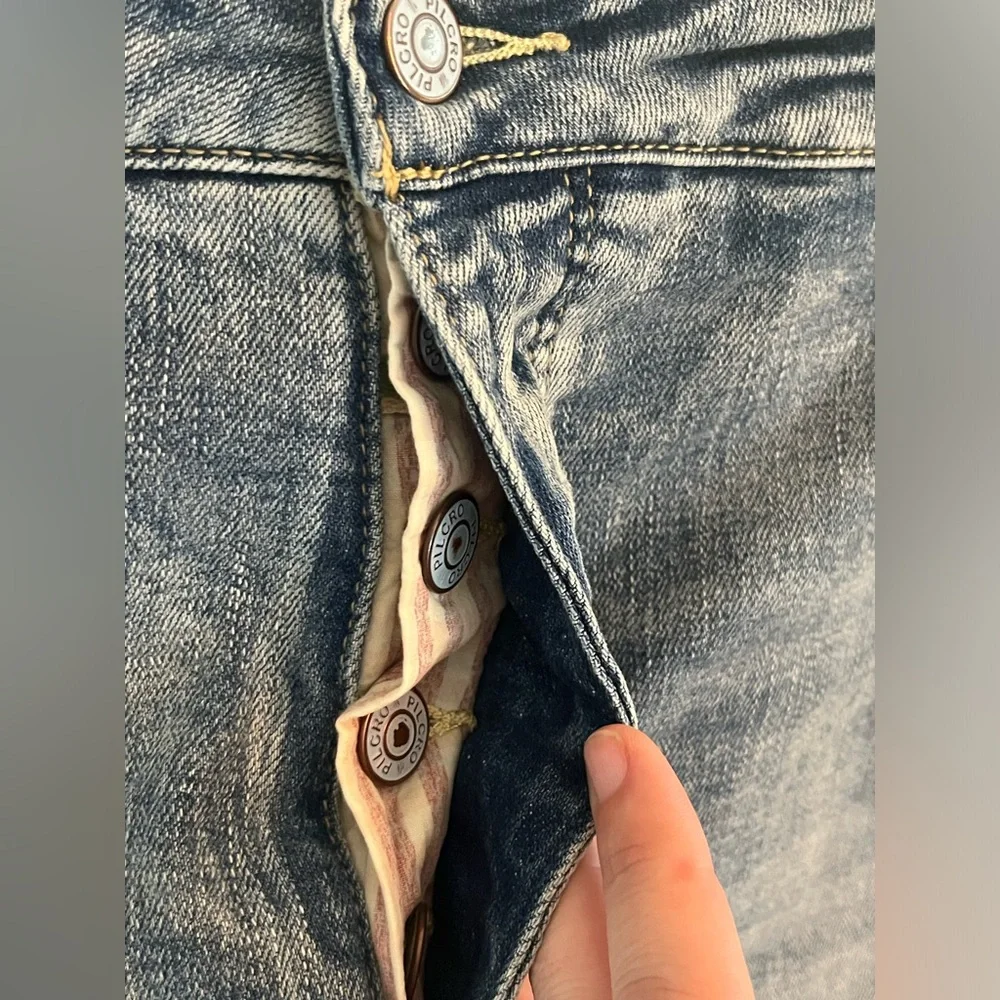 EUC Pilcro Jean Shorts - Picture 6 of 9
